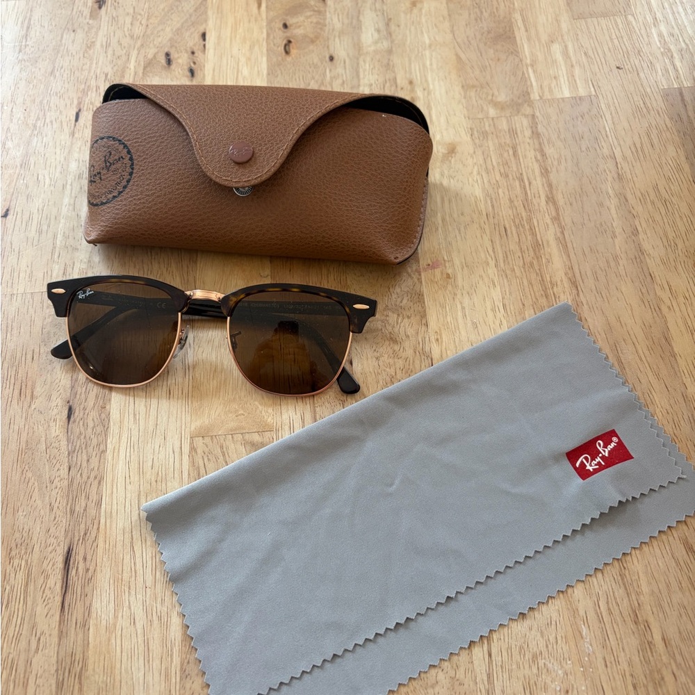 Ray-Ban Clubmaster Sunglasses Brown Tortoise with Gold Trim